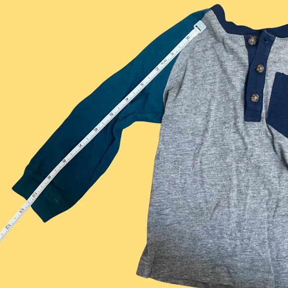 💙 Carter’s Henley Long Sleeve Raglan Tee – Size 18M - Picture 5 of 7